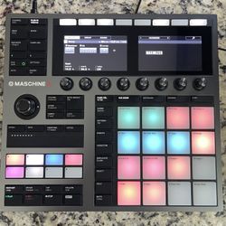 MASCHINE PLUS NATIVE INSTRUMENTS (Mint Condition)