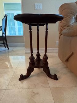 Vintage Carved Wood Cloverleaf Tripod Accent Table