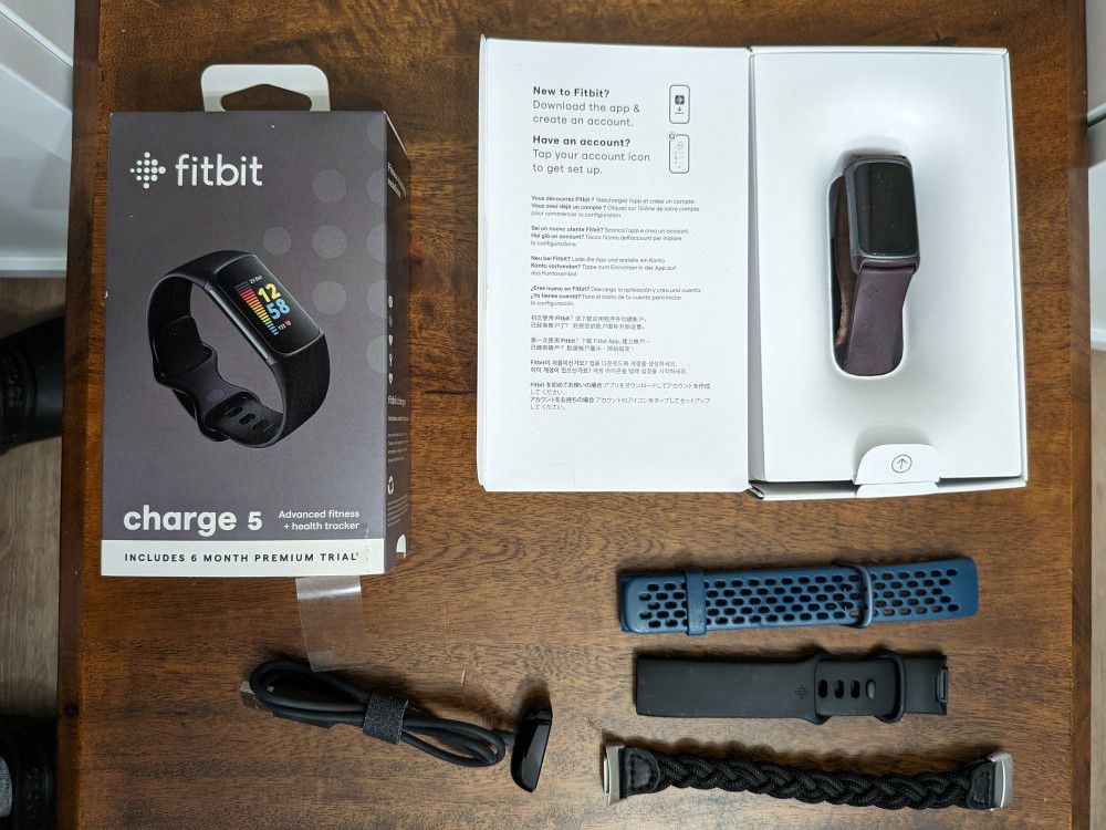 Fitbit Charge 5 & Accesories