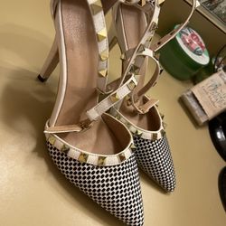 heels Size 7 