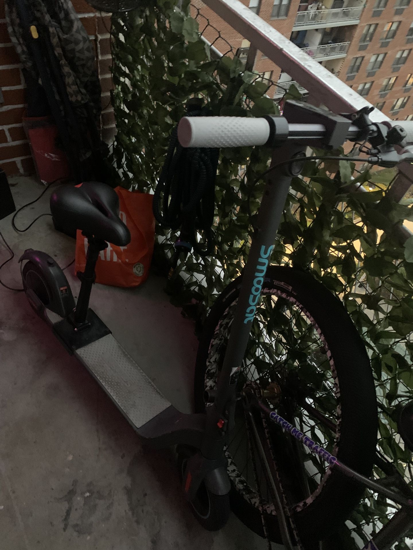 Smoosat electric scooter with seat