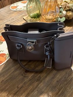 MICHAEL KORS PURSE & WALLET CHECK BOOK