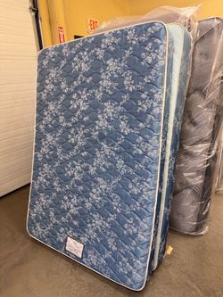 Used sealy mattress full set