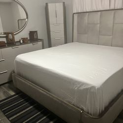 Contemporary bedroom set from the Michael Amini Jane Seymour Living collection.