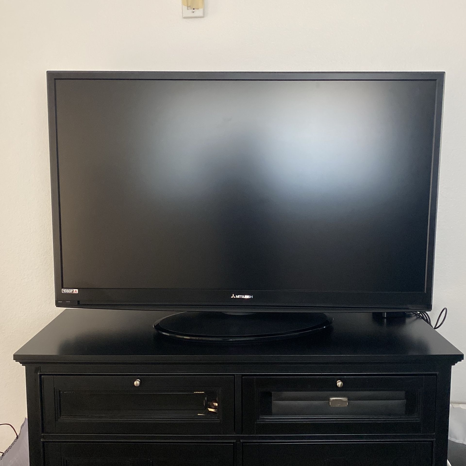 mitsubishi lcd flat panel hdtv model lt52144 56" tv