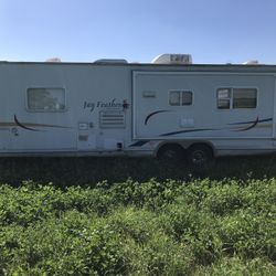 Travel Trailer 30 Feet With Tip Out 