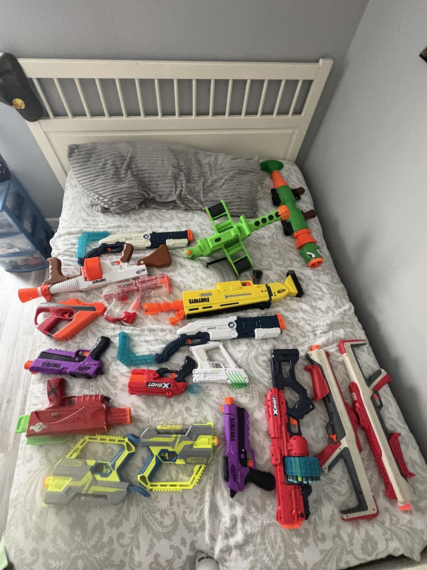 Play Guns