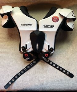 Battle defender YL 15-16 IN shoulder pads 120