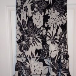 #56 • Skirt Size 16 • 32" Length • by R•Q•T