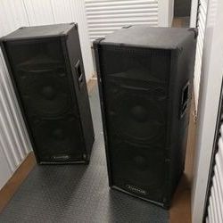Pair of kustom kpc215H speakers 