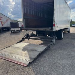 2014 Freigthliner M2 106