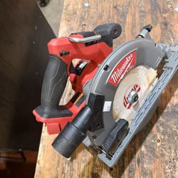 Milwaukee 18 volt Fuel 7-1/4 circular saw 