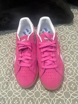 Reebok Classic Pink Suede Low-Top Sneakers size 8.5