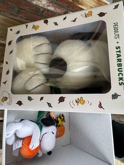 Peanuts + Starbucks Snoopy plush and keychain