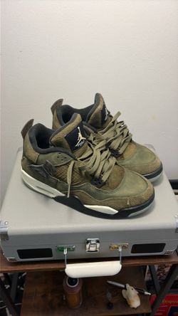 Jordan 4 retro SE craft olive 7Y (no box)