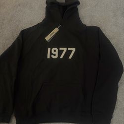 Essentials 1977 Hoodie Size Large