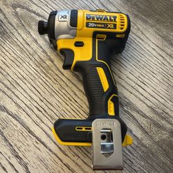 NEW DEWALT 20v XR IMPACT DRIVER