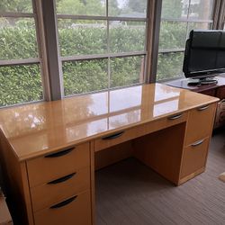 Paoli Large Executive Desk – Birdseye Panel | Lustrous Finish, Heavyweight Craftsmanship