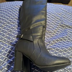 Excellent Like New Condition Women’s Size 7 Black Boots 