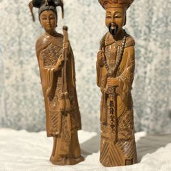 Carved Wooden Figurines Of Emperor Qianlong And Empress 