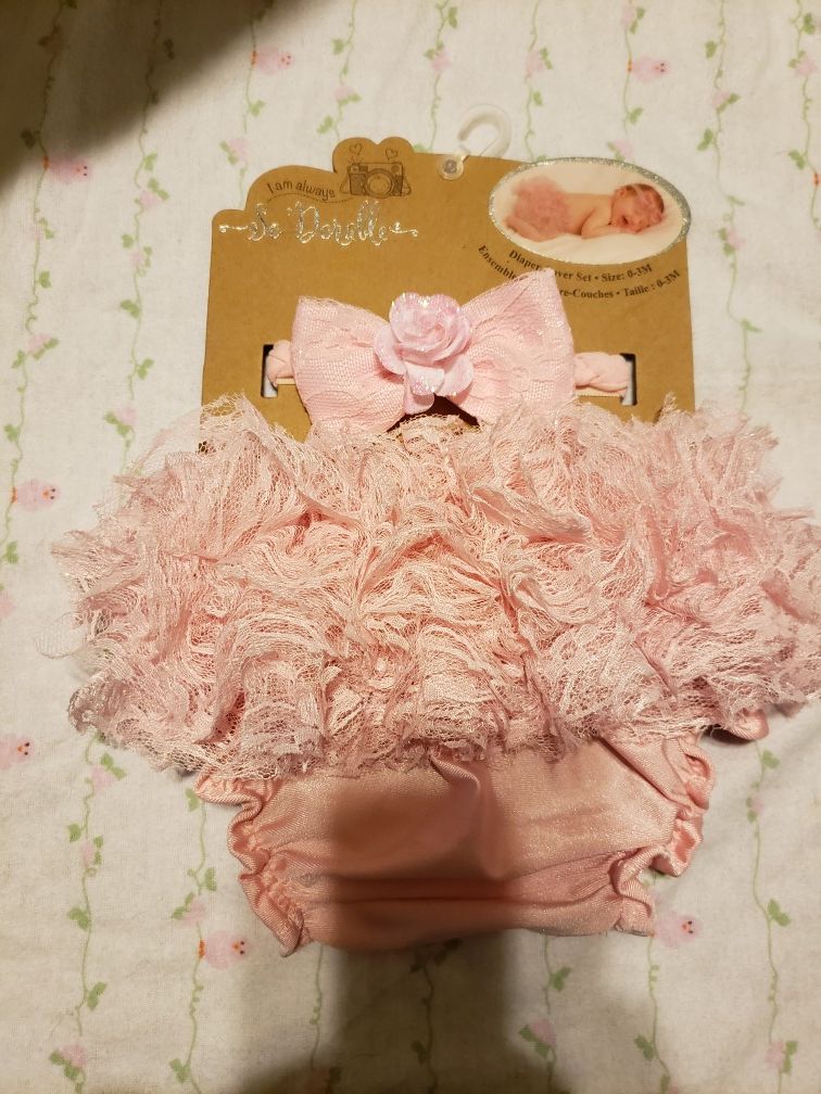 Diaper cover and bow for newborn pictures