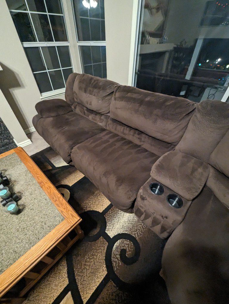 5 Piece Sofa Set. Reclining End Seats