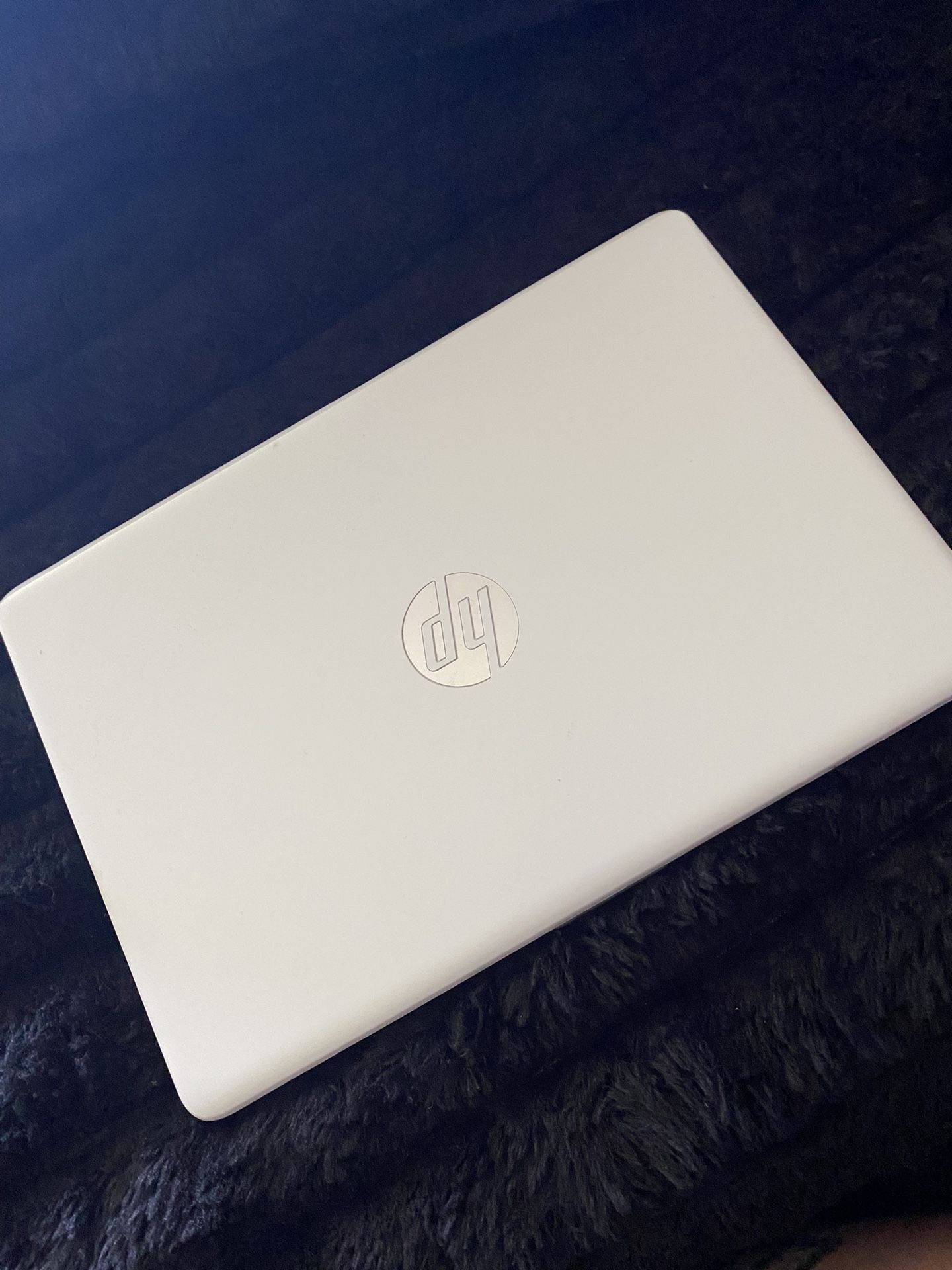 White HP laptop