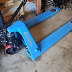 Brand New Pallet Jack 