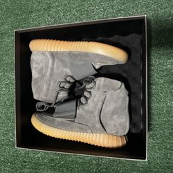 Yeezy 750 Gum Bottom (Glow In The Dark)