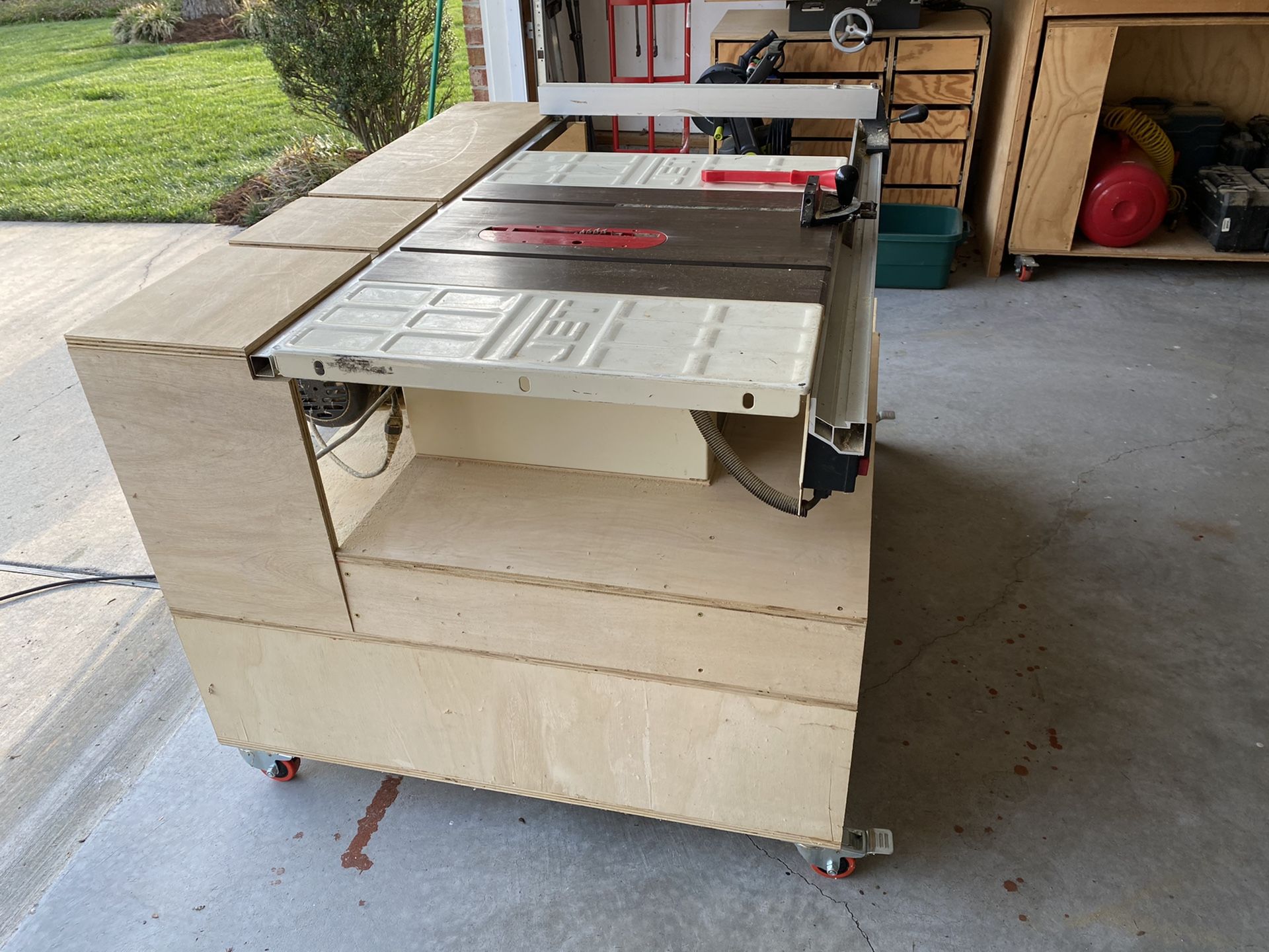 Jet 10” JWTS10 table saw with mobile base and cross cut sled for Sale