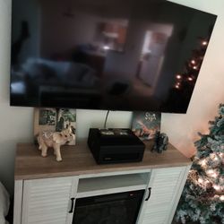 70" Smart T.V W/Backlight + Wall Mount 