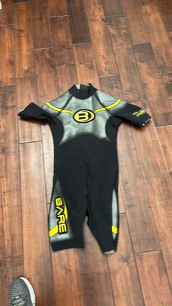 Bare Plasma wetsuit size medium