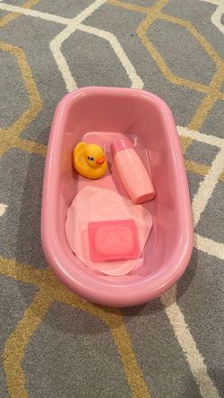 Melissa and Doug bathtub set for doll