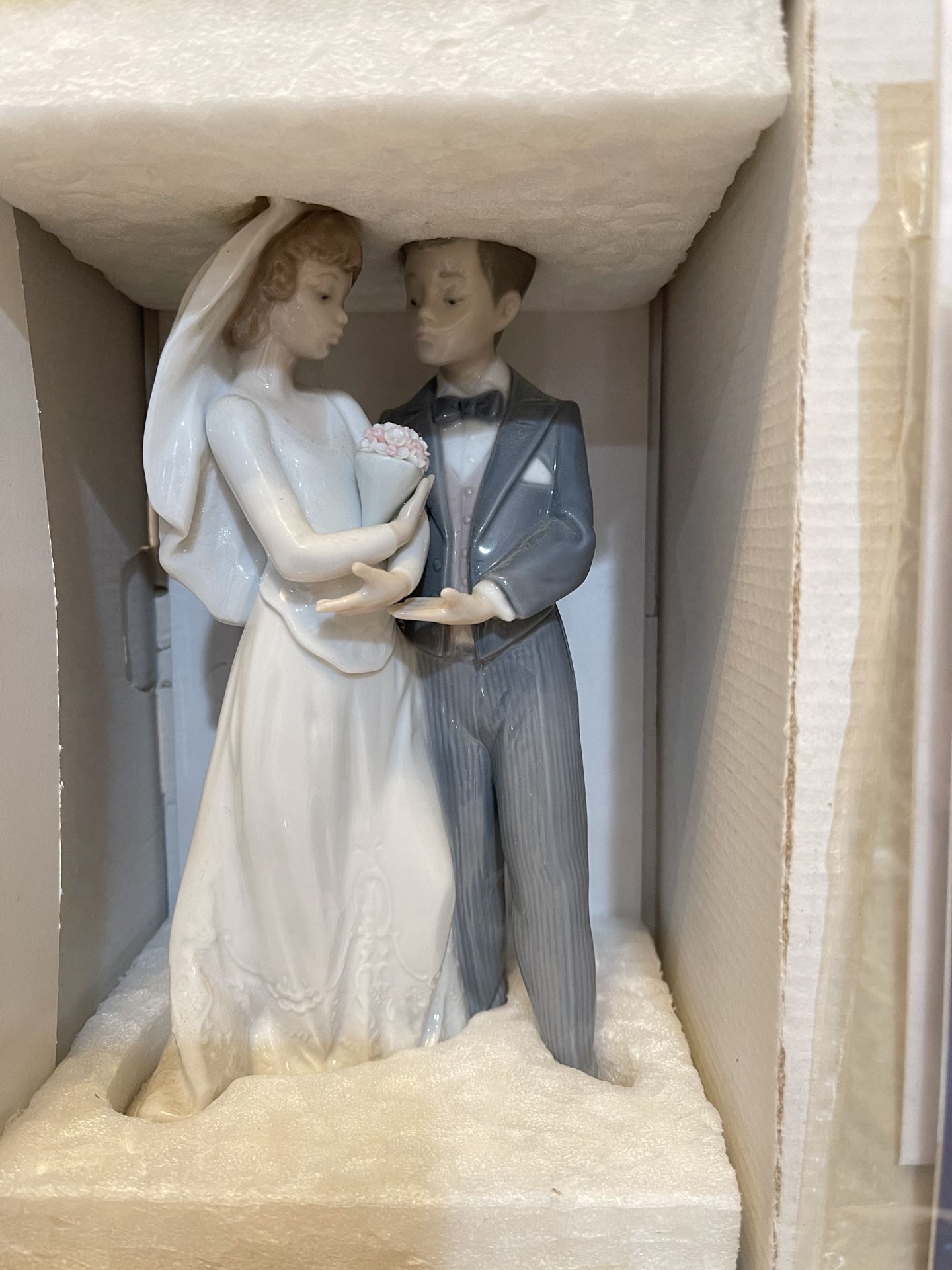 Lladro Figurine Bride And Groom 