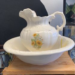 1920s Pitcher And Wash Basin
