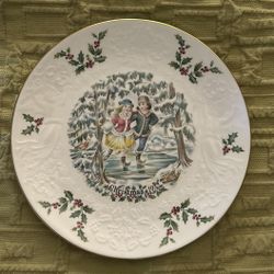 Royal Doulton Tableware LTD 1977 8” Christmas 1977 Decorative Plate