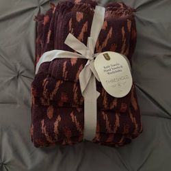 Brand New Towel Set
