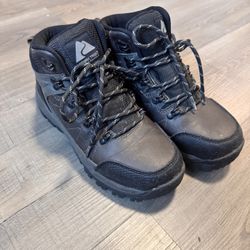 Ozark Trail Boots Size 6