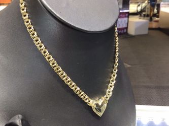 10k gold chino necklace 3D style heart❤️❤️❤️ available in stock ..