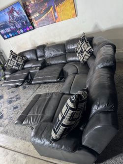 * Like New * Ashley Furniture 6pc electric Reclining Modular sectional sofa ( Free Delivery )