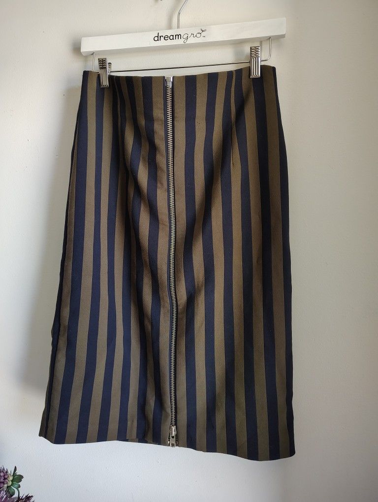 Zara women's skirt Size L /stretch 