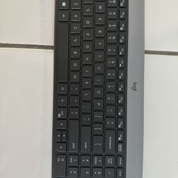 Logi Witeless Keyboard And Mouse