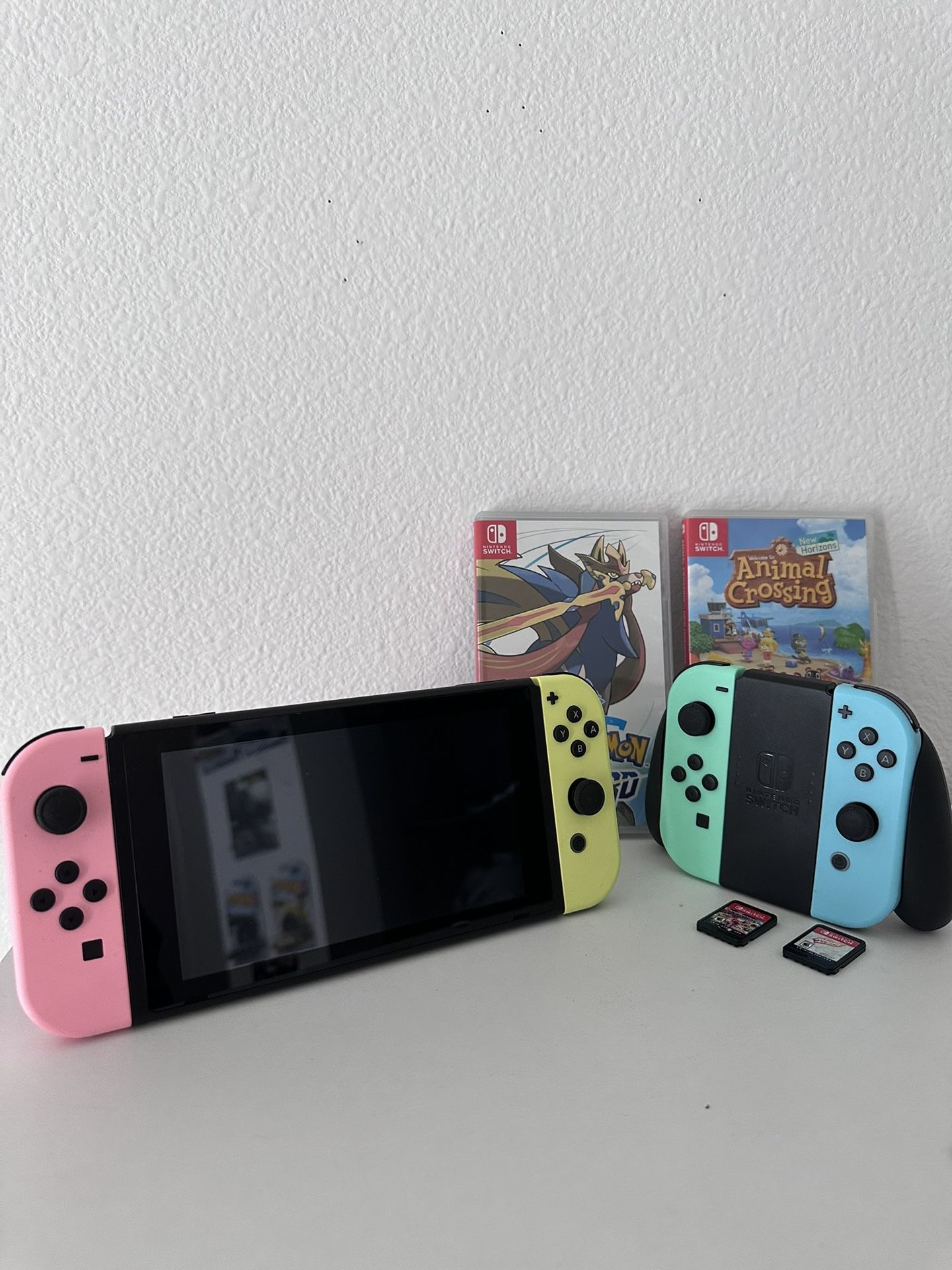 Nintendo Switch Bundle (4 Games 2 Sets Of Controllers)