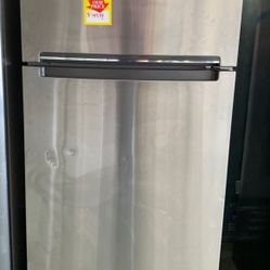 Whirlpool Top Freezer Fridge with Warranty 7KI