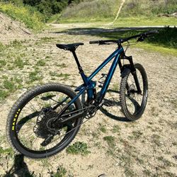 2021 Trek Fuel EX 7 29er Size M/L Mountain Bike Mtb