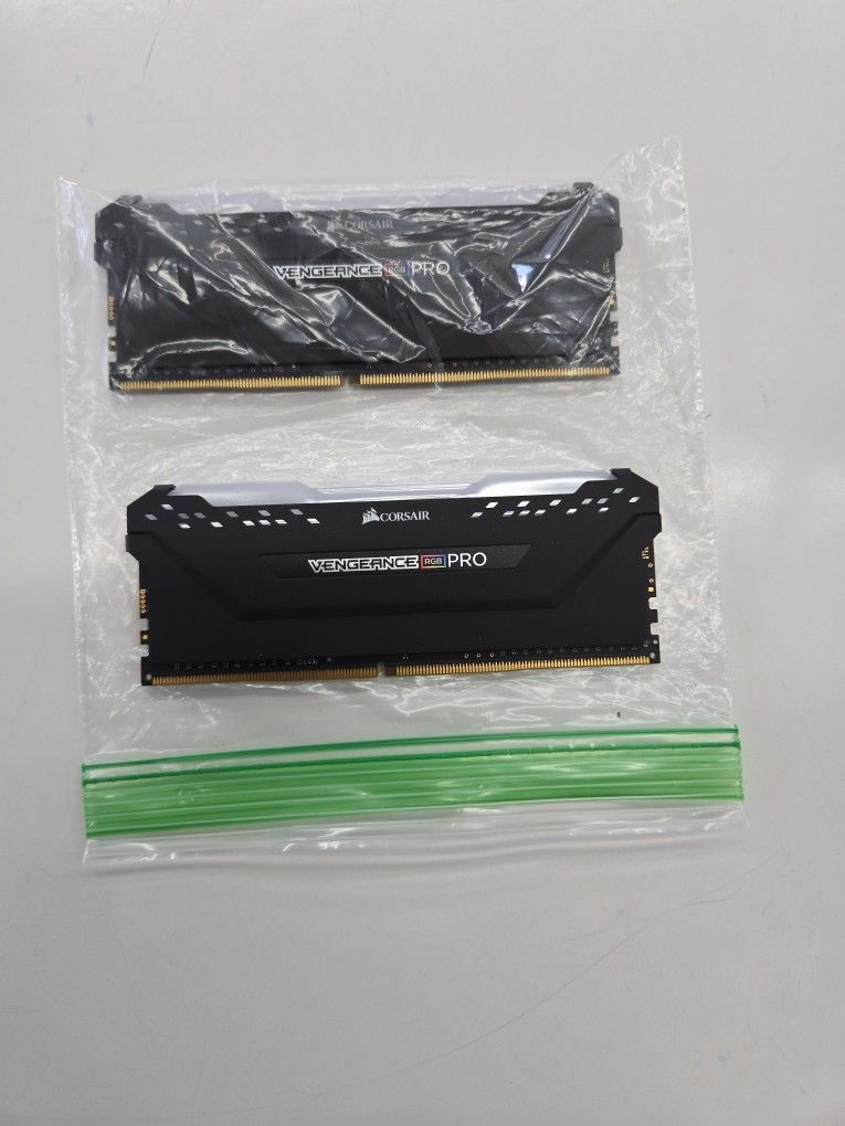 CORSAIR VENGEANCE RGB PRO DDR4 RAM 16GB (2x8GB) 3200MHz CL16-18-18-36 1.35V Intel AMD Desktop Computer Memory - Black (CMW16GX4M2C3200C16)