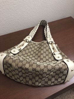 Gucci Pelham Shoulder Bag Medium