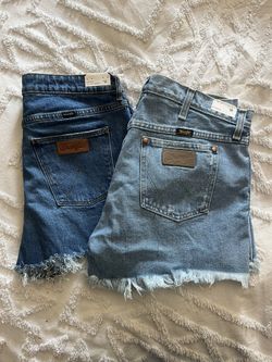 New Women’s Wrangler Ripped Shorts 