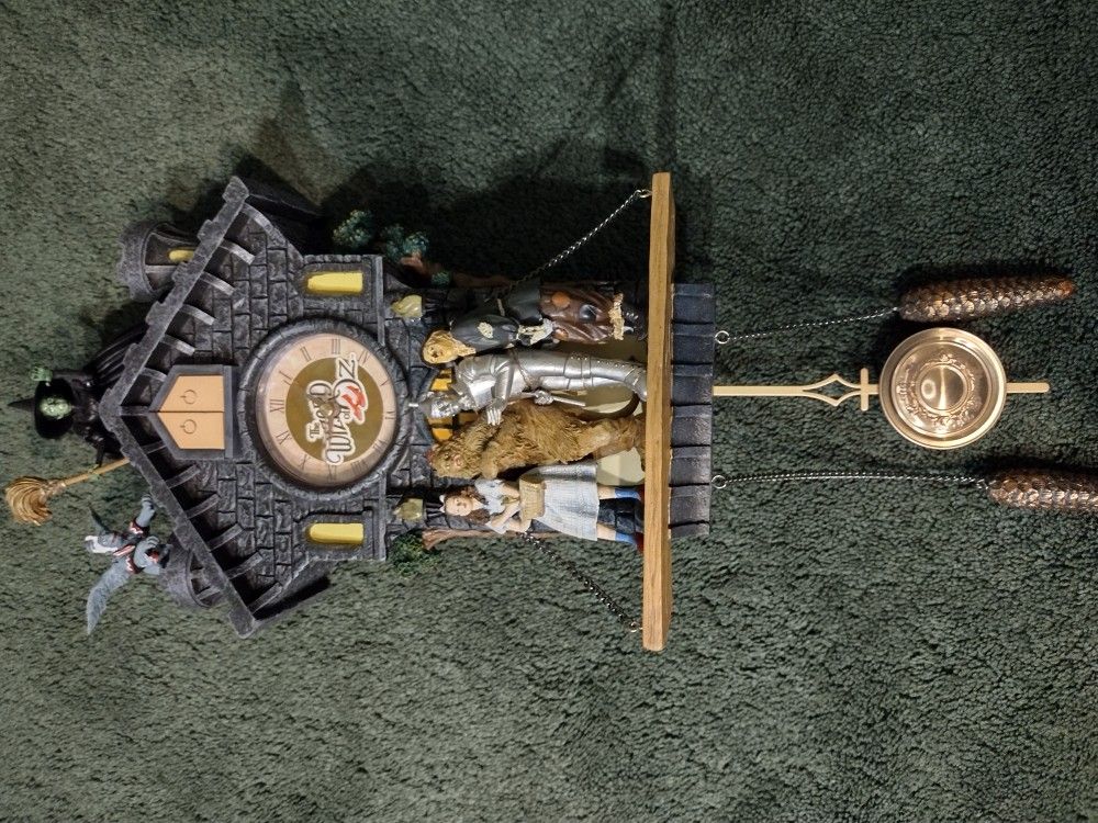 Bradford Exchange Wizard Of Oz Cuckoo Clock