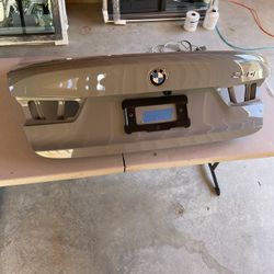 BMW 330i 2026 Gray Trunk 